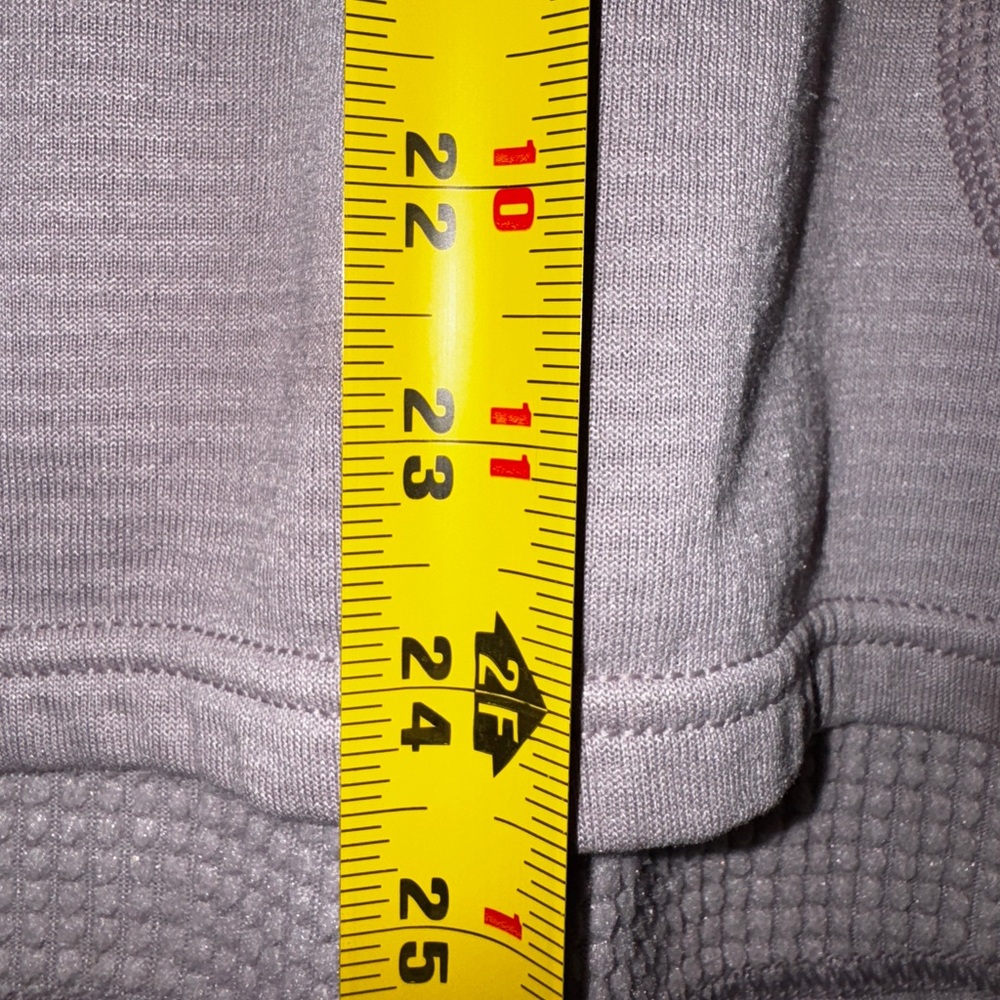 Patagonia Women's Textured Pullover in Light Purple Large - Picture 5 of 7